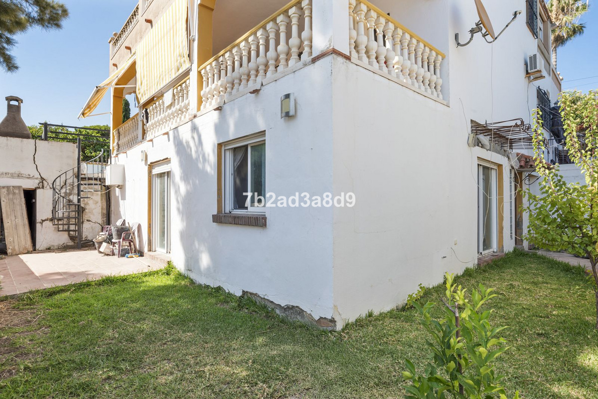 Detached Villa for sale in Estepona | 6 bedrooms H5129635