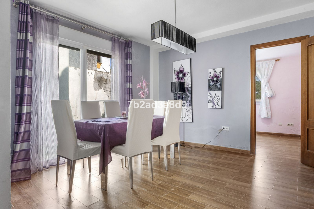 Detached Villa for sale in Estepona | 6 bedrooms H5129635