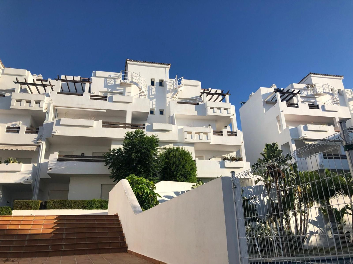 Apartment for sale in Estepona | 2 bedrooms H5135161