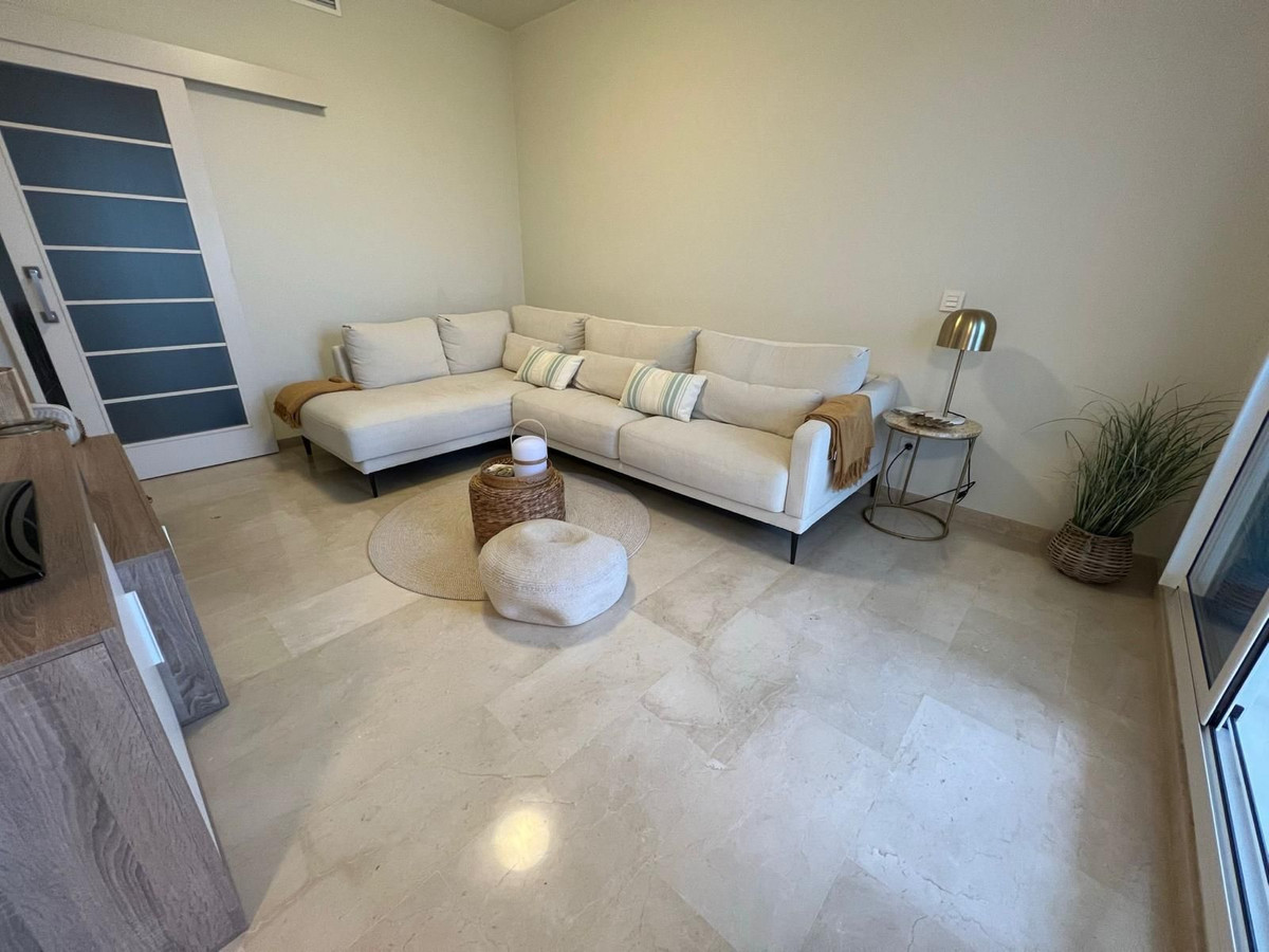 Apartment for sale in Estepona | 2 bedrooms H5135161