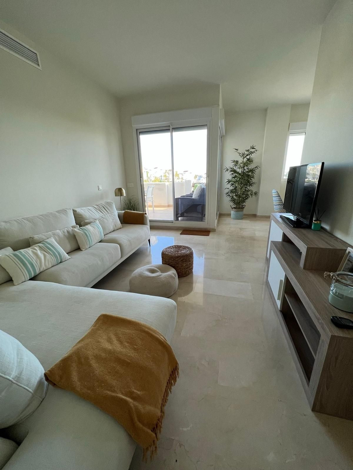 Apartment for sale in Estepona | 2 bedrooms H5135161