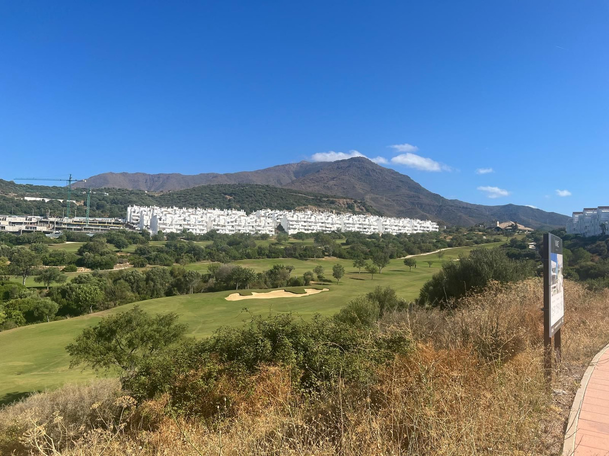 Apartment for sale in Estepona | 2 bedrooms H5135161
