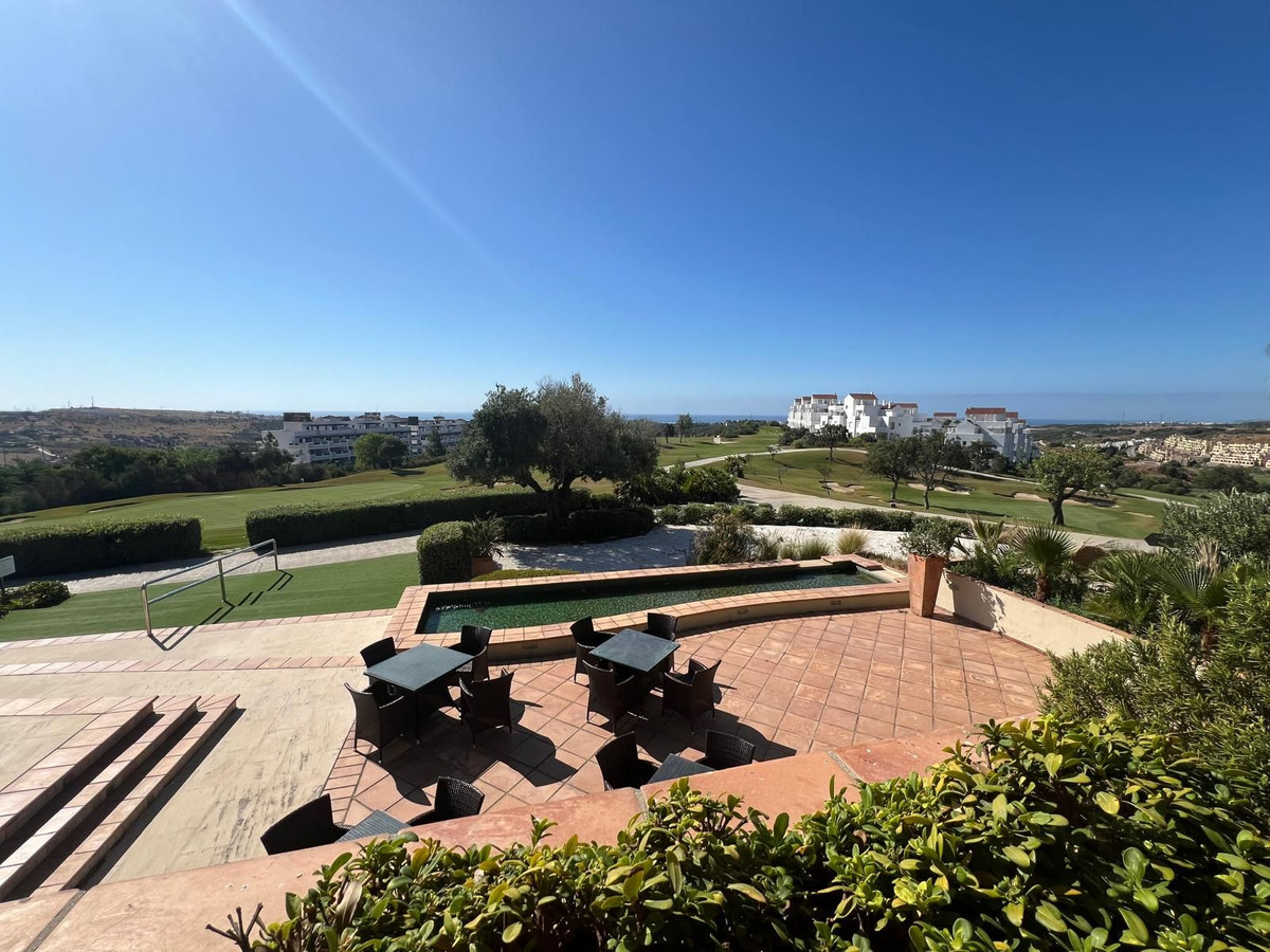 Apartment for sale in Estepona | 2 bedrooms H5135161