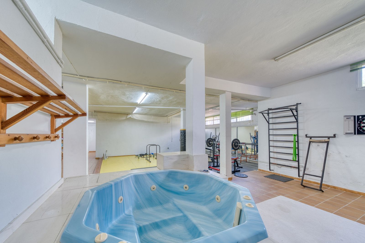 Huis te koop in Estepona | 5 slaapkamers H5140921