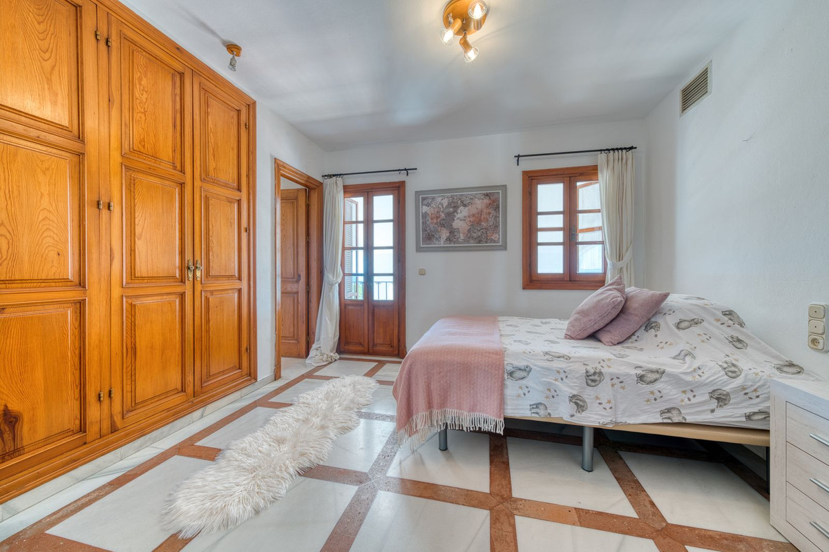 Huis te koop in Estepona | 5 slaapkamers H5140921