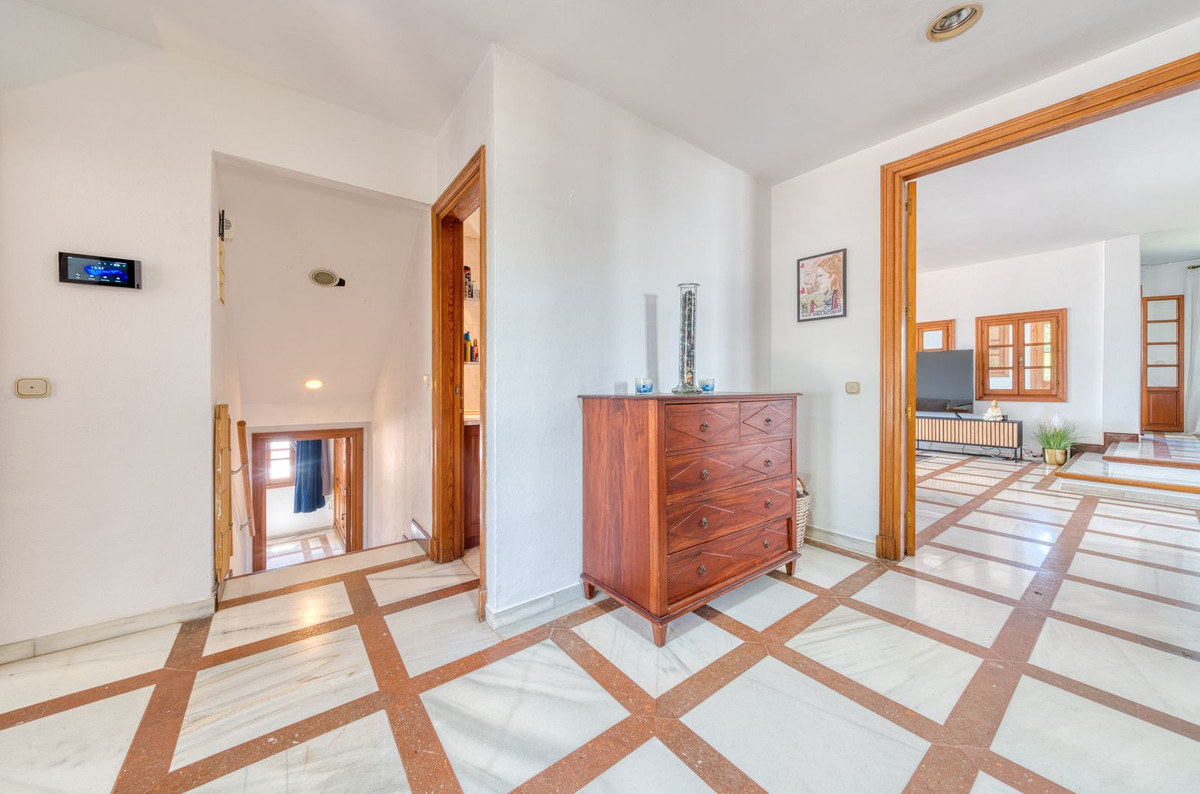 Huis te koop in Estepona | 5 slaapkamers H5140921