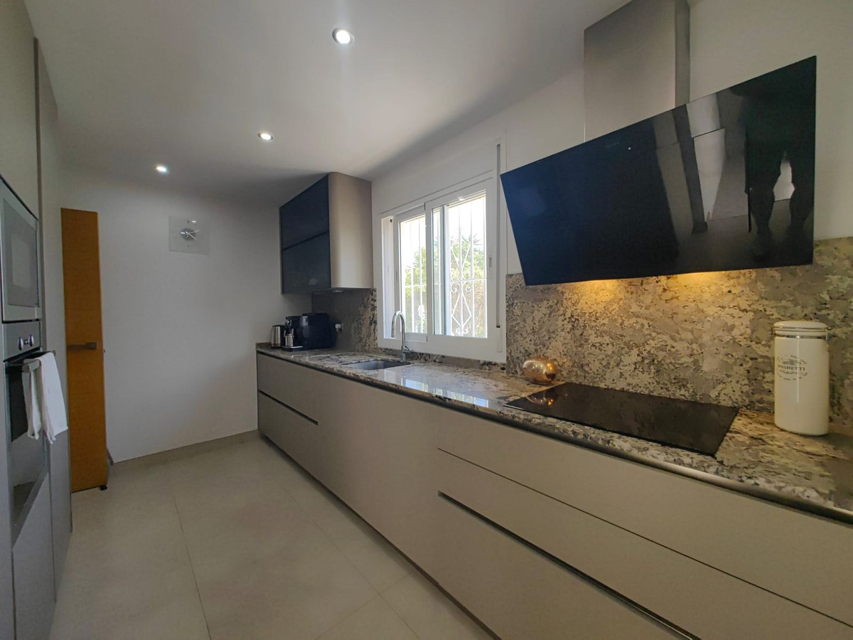 Huis te koop in Estepona | 4 slaapkamers H5143135