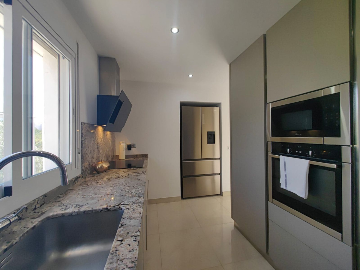 Huis te koop in Estepona | 4 slaapkamers H5143135