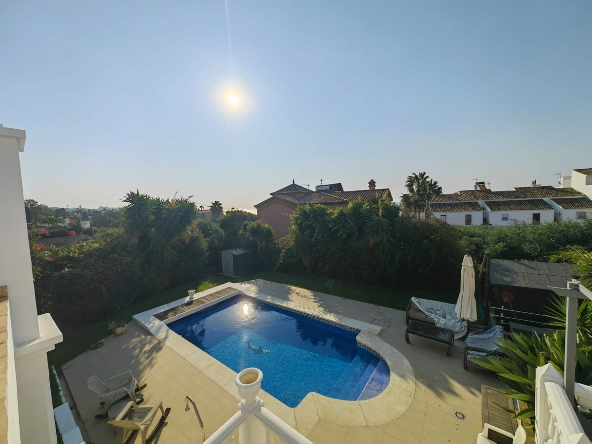 Huis te koop in Estepona | 4 slaapkamers H5143135