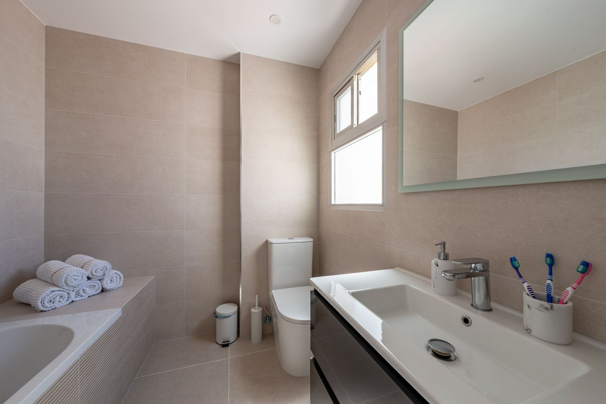 Appartement te koop in Estepona | 3 slaapkamers H5143876
