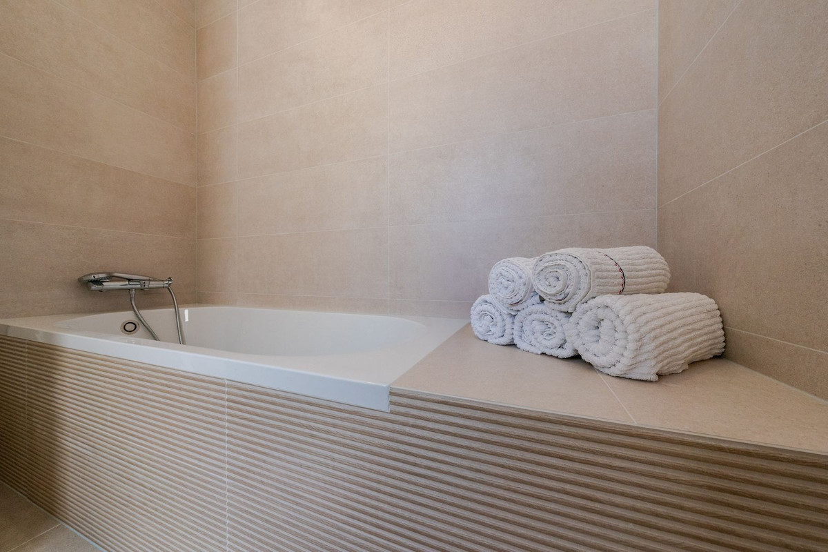 Appartement te koop in Estepona | 3 slaapkamers H5143876