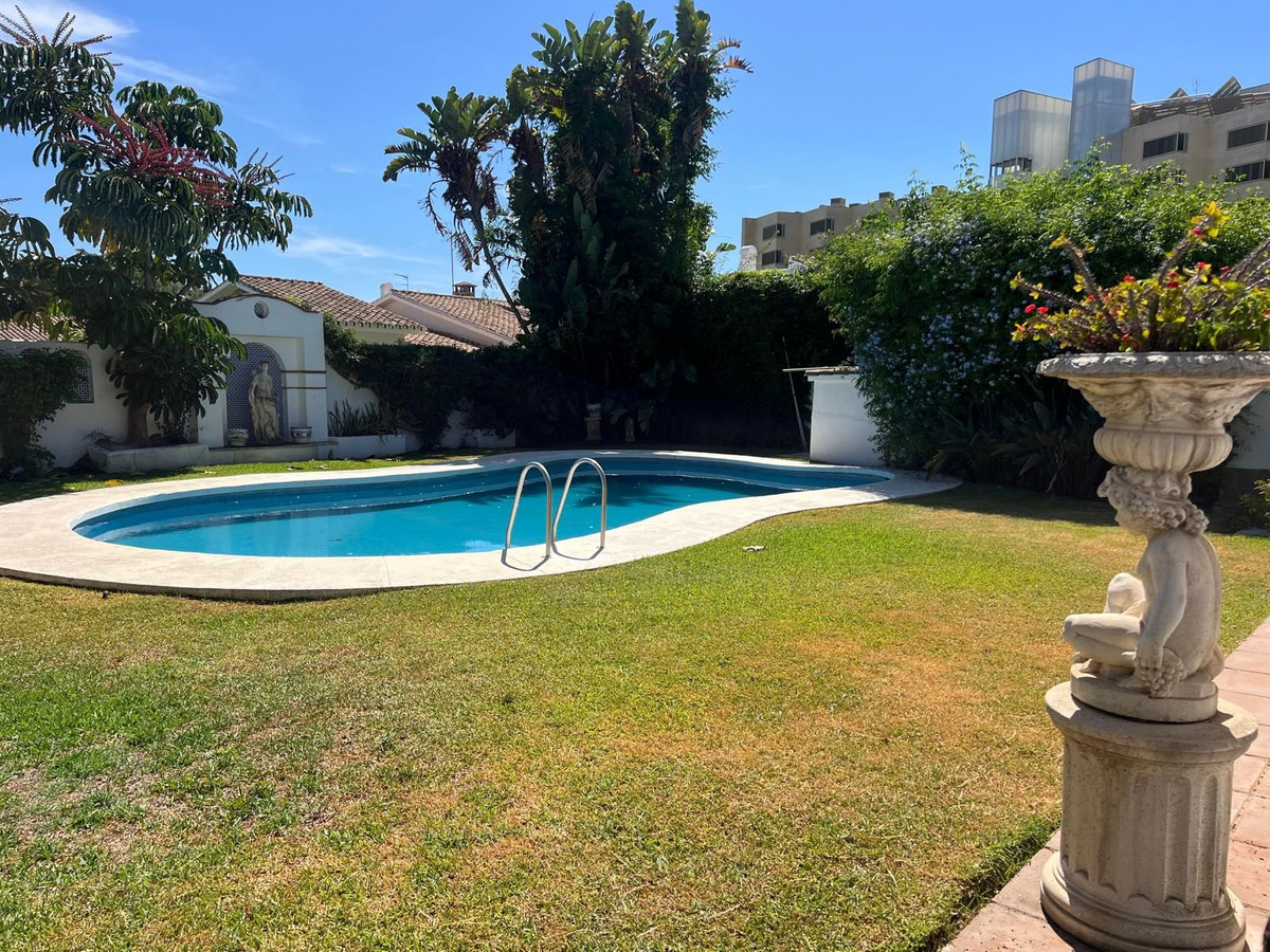 Huis te koop in Estepona | 4 slaapkamers H5145994