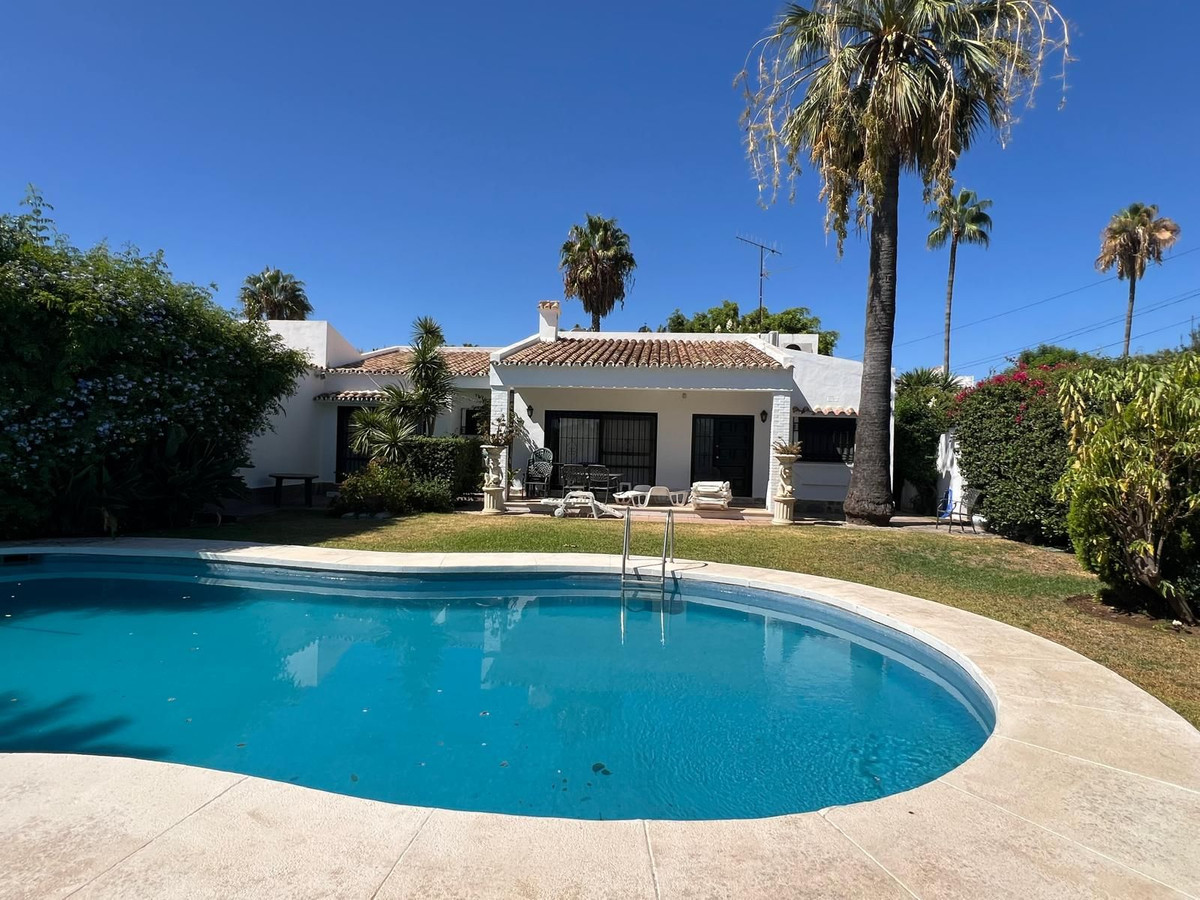Huis te koop in Estepona | 4 slaapkamers H5145994