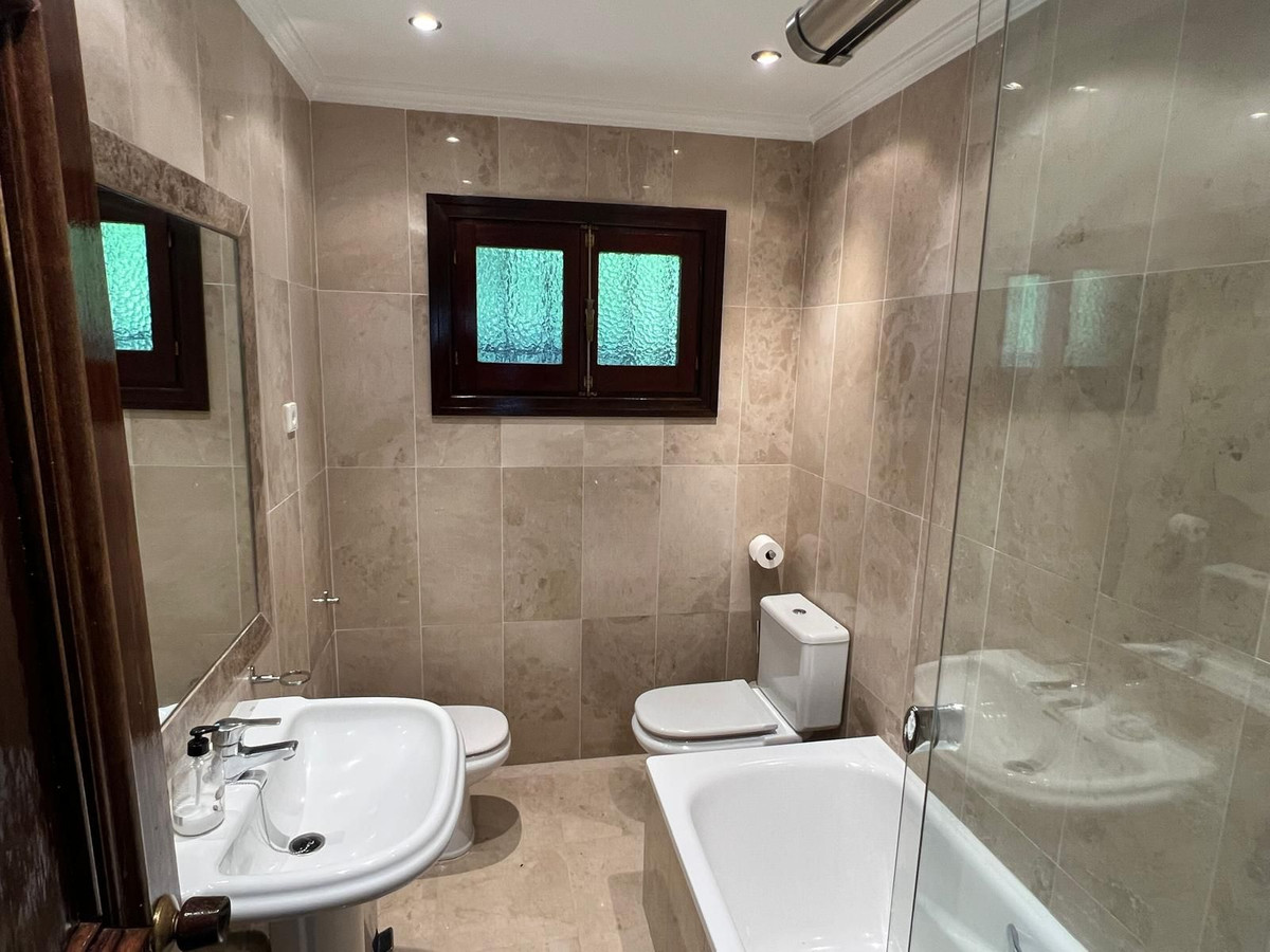 Huis te koop in Estepona | 4 slaapkamers H5145994