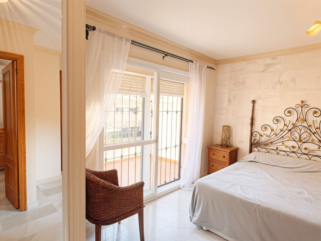 Huis te koop in Estepona | 3 slaapkamers H5148388