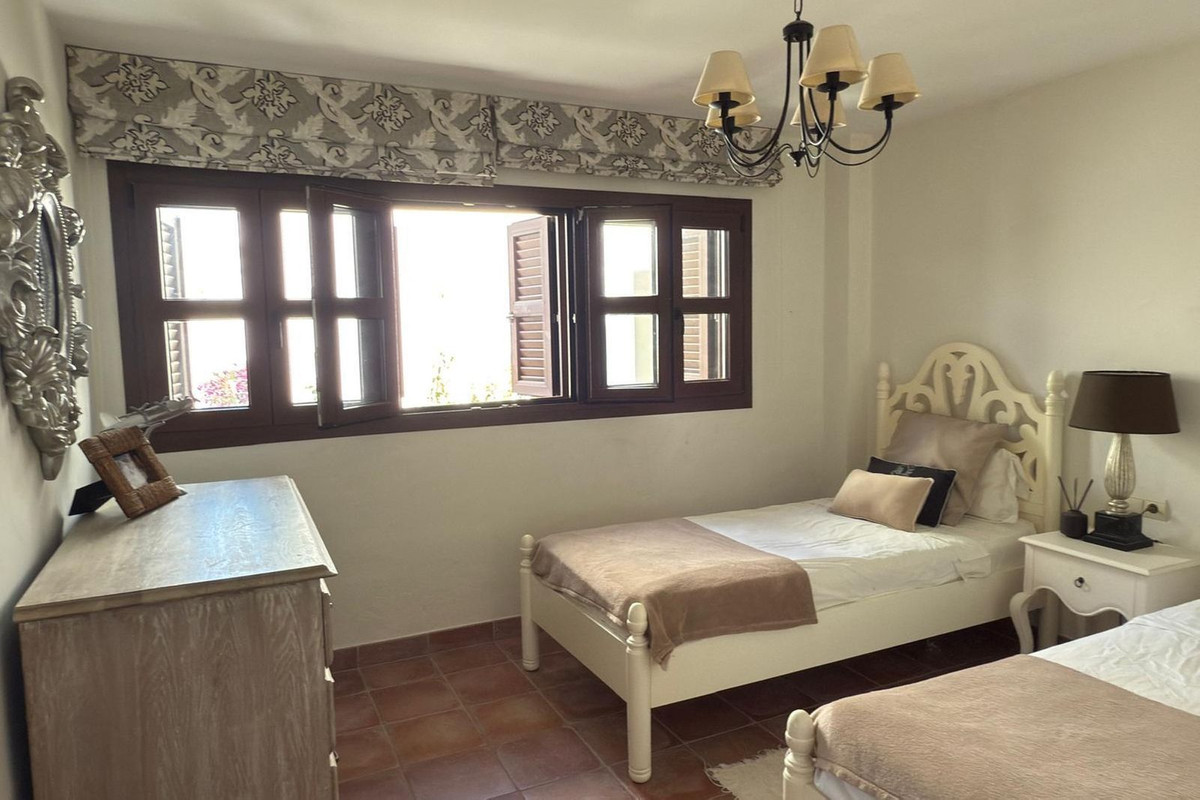 Huis te koop in Estepona | 5 slaapkamers H5156122