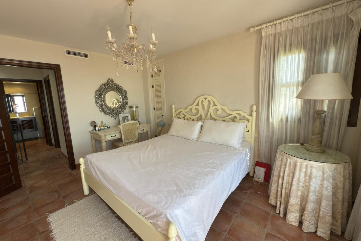 Huis te koop in Estepona | 5 slaapkamers H5156122