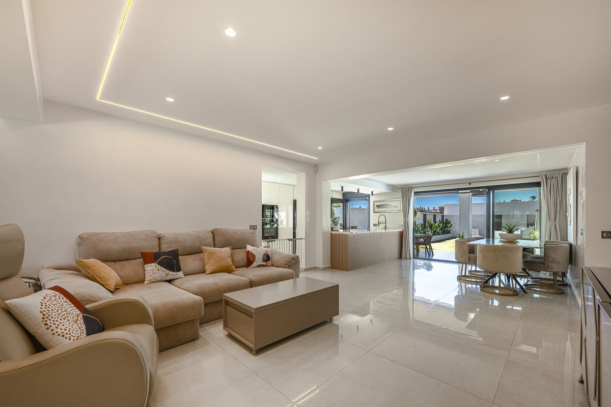 Huis te koop in Estepona | 3 slaapkamers H5156197