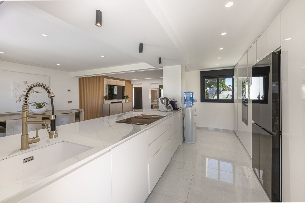 Huis te koop in Estepona | 3 slaapkamers H5156197
