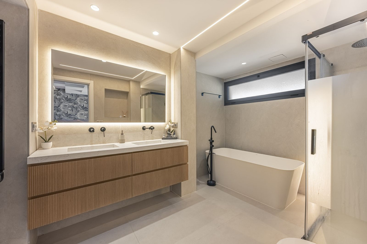 Huis te koop in Estepona | 3 slaapkamers H5156197