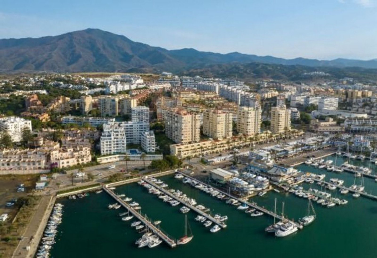 Huis te koop in Estepona | 3 slaapkamers H5156242