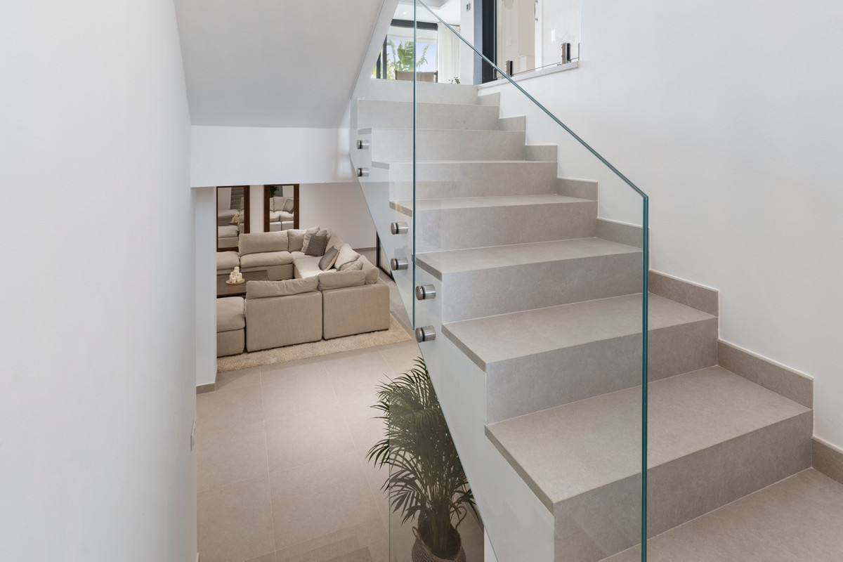 Huis te koop in Estepona | 6 slaapkamers H5159770