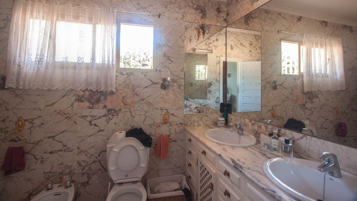 Huis te koop in Estepona | 4 slaapkamers H5160958