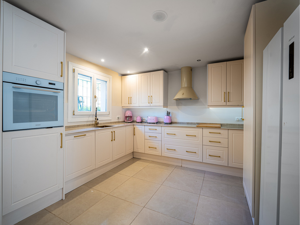 Huis te koop in Estepona | 4 slaapkamers H5181547