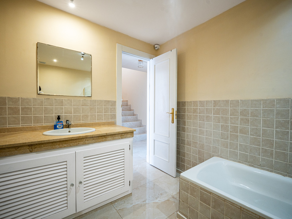 Huis te koop in Estepona | 4 slaapkamers H5181547