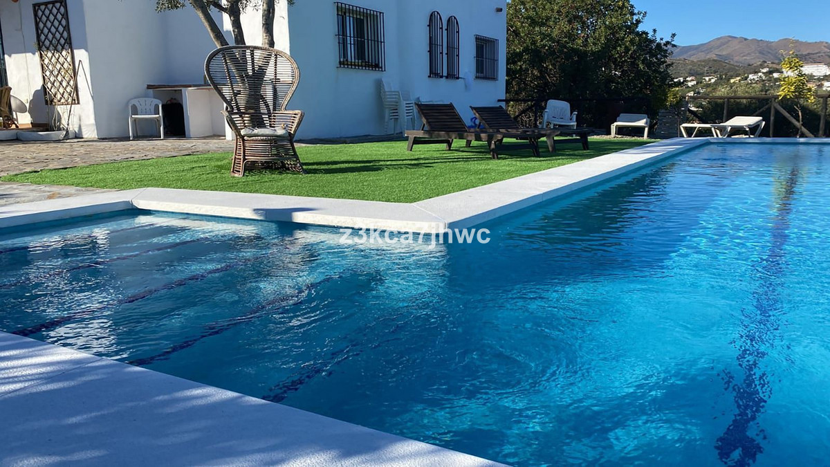 Huis te koop in Estepona | 4 slaapkamers H5187850