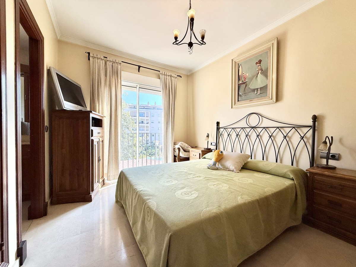 Huis te koop in Estepona | 4 slaapkamers H5189017