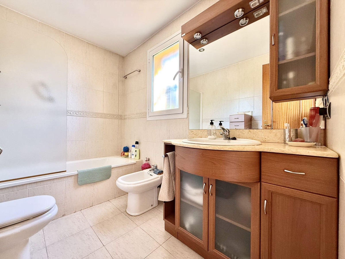 Huis te koop in Estepona | 4 slaapkamers H5189017