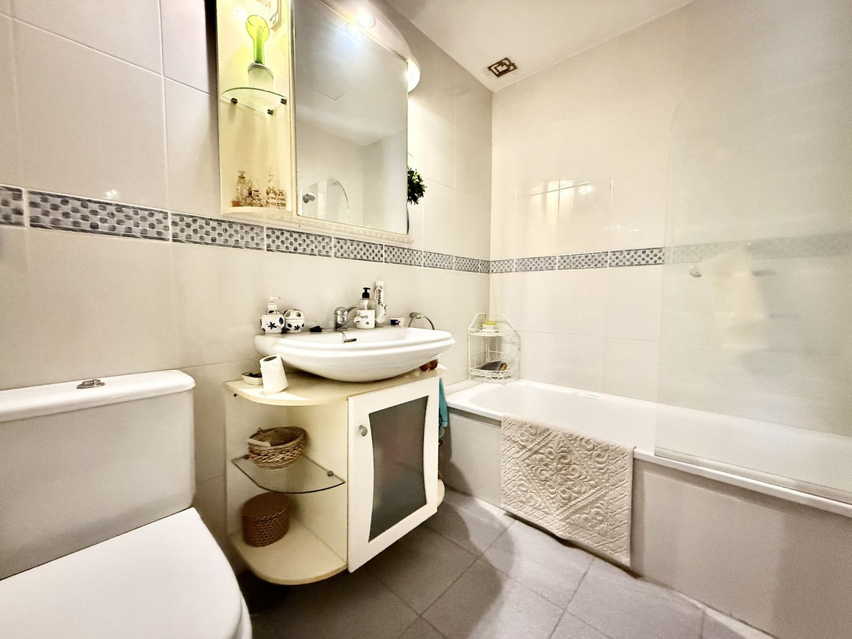 Huis te koop in Estepona | 4 slaapkamers H5189017