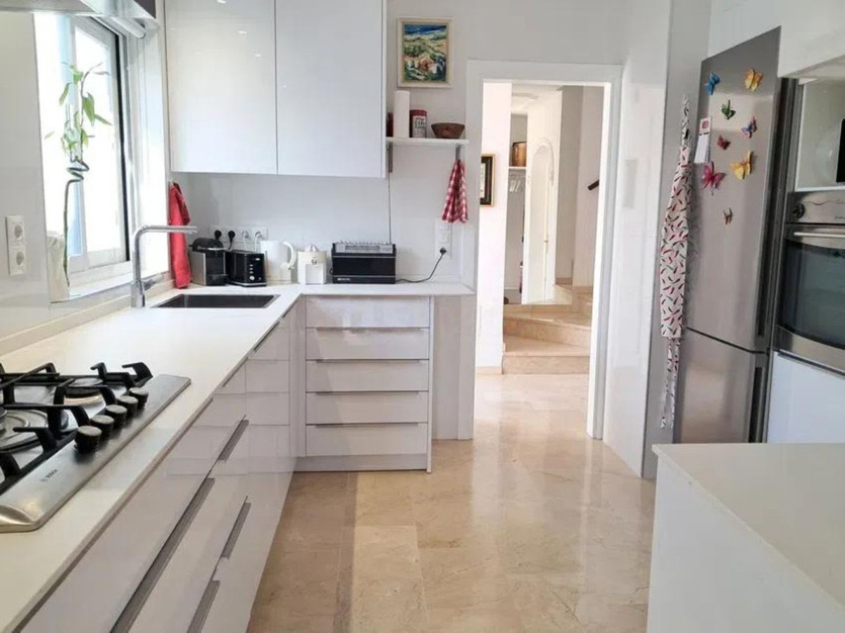 Huis te koop in Estepona | 4 slaapkamers H5200066