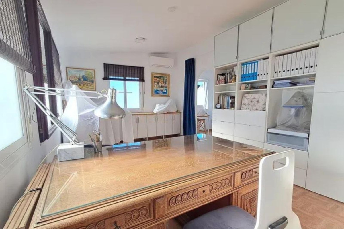 Huis te koop in Estepona | 4 slaapkamers H5200066