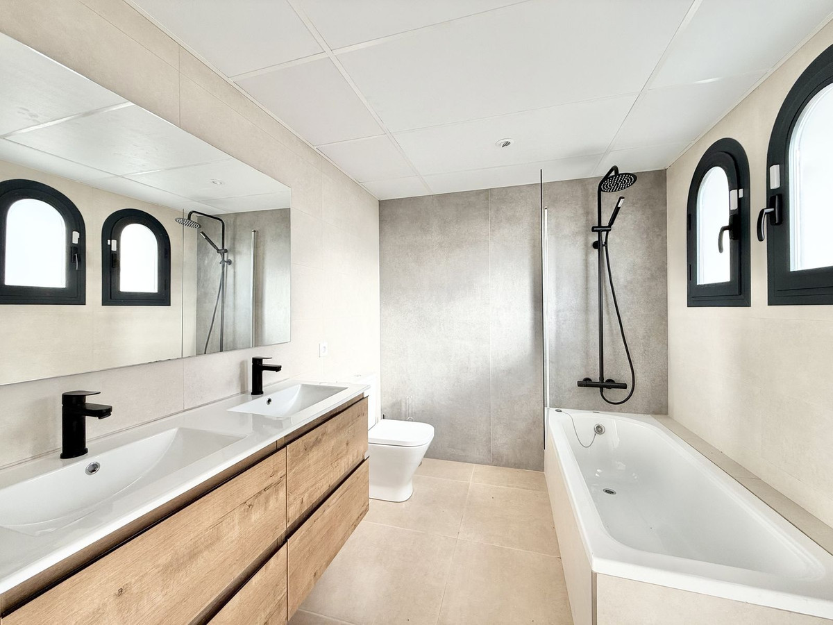 Huis te koop in Estepona | 3 slaapkamers H5255623