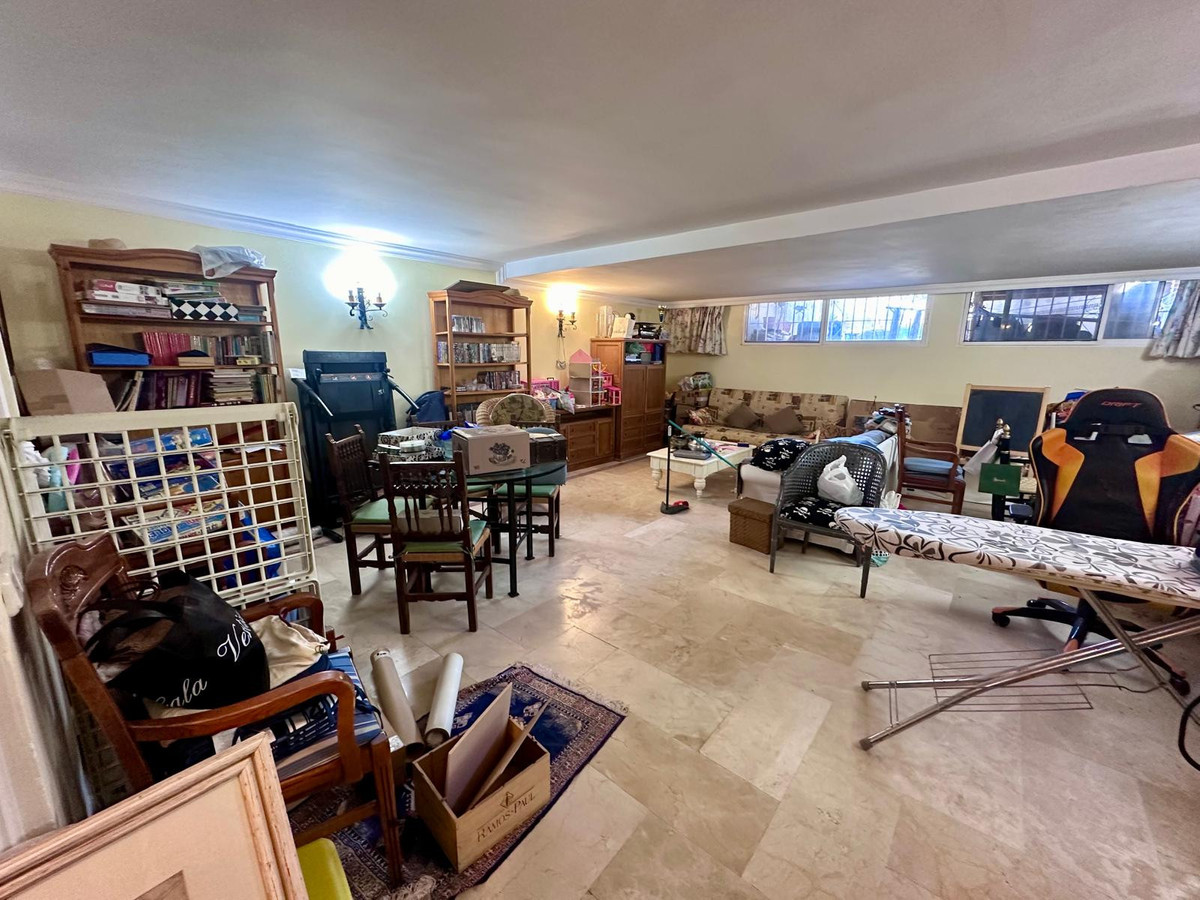 Huis te koop in Estepona | 4 slaapkamers H5255902