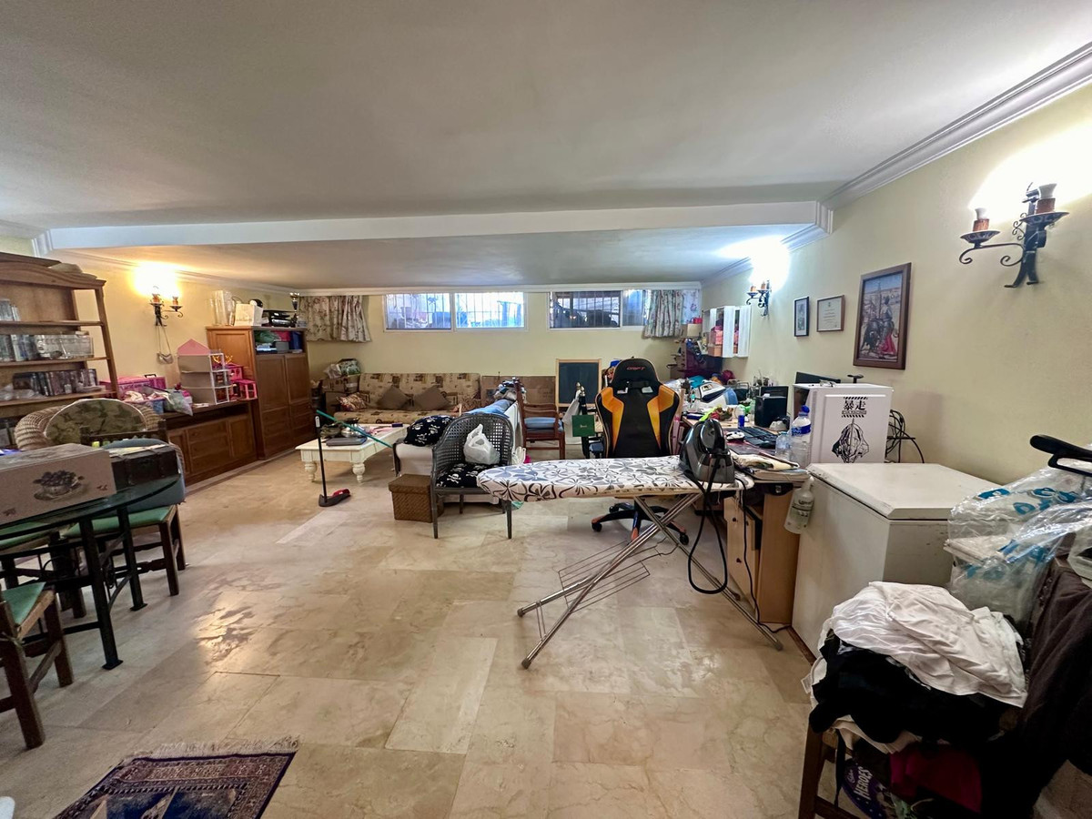 Huis te koop in Estepona | 4 slaapkamers H5255902