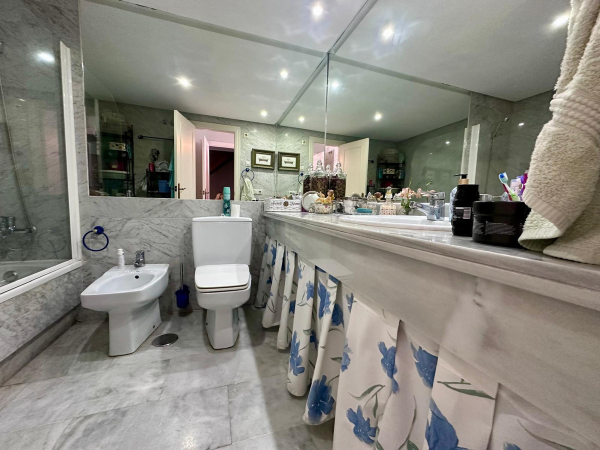 Huis te koop in Estepona | 4 slaapkamers H5255902