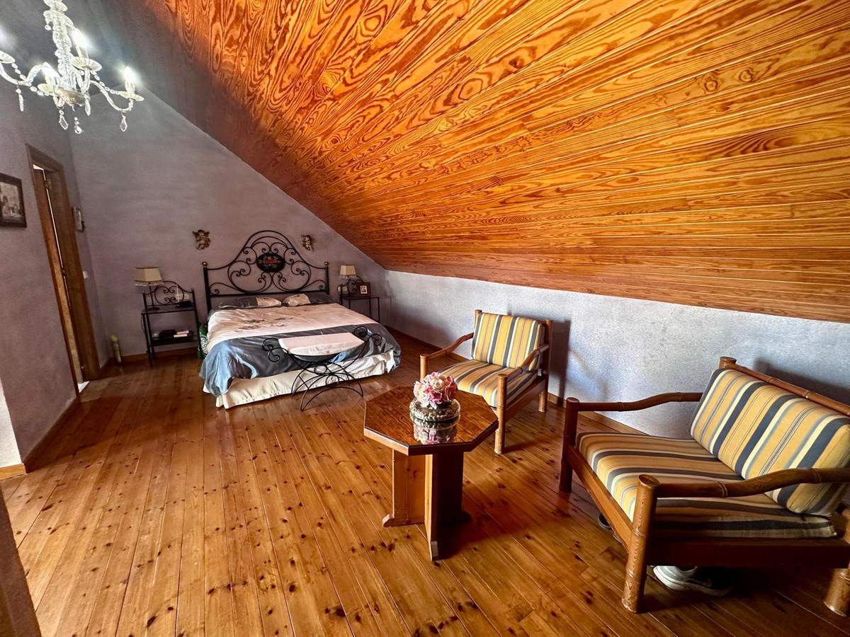 Huis te koop in Estepona | 4 slaapkamers H5255902