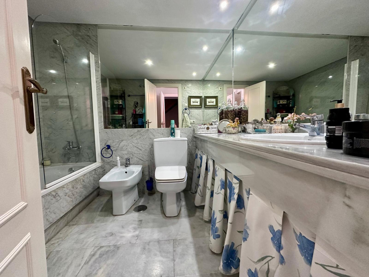 Huis te koop in Estepona | 4 slaapkamers H5255902