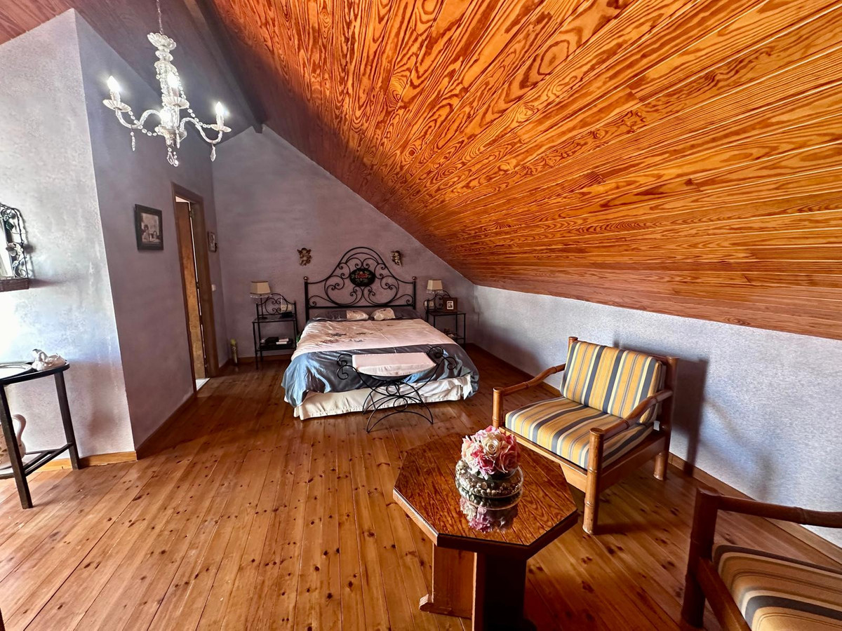 Huis te koop in Estepona | 4 slaapkamers H5255902