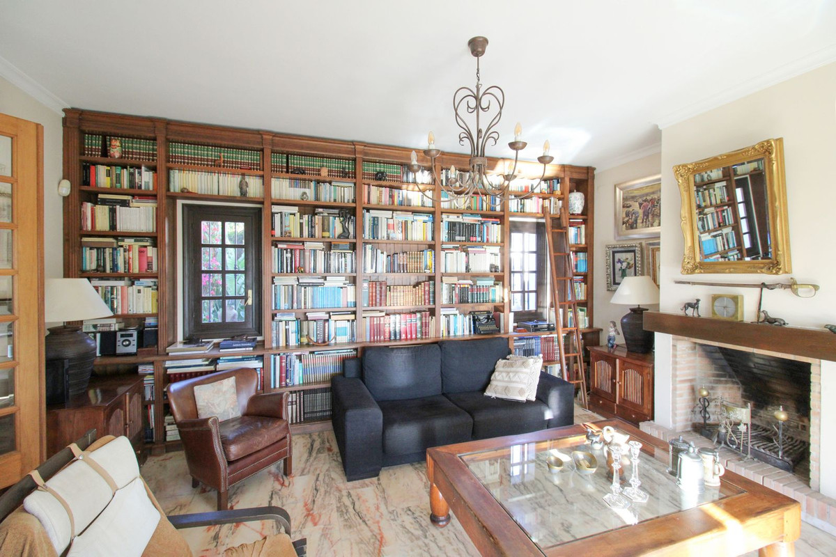 Huis te koop in Estepona | 6 slaapkamers H5261095