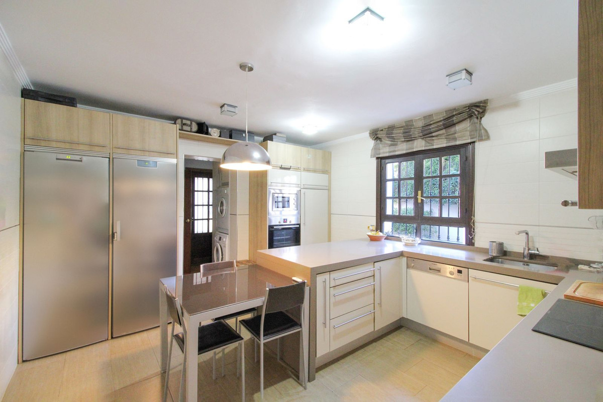 Huis te koop in Estepona | 6 slaapkamers H5261095