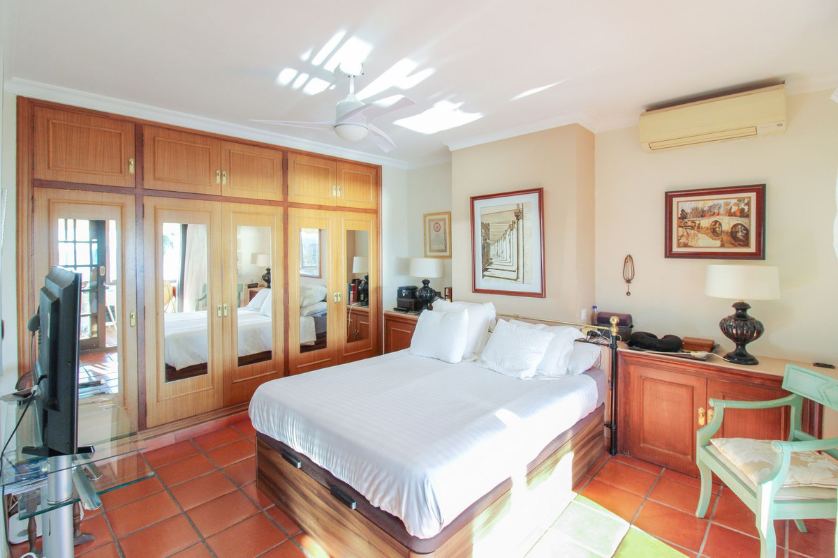 Huis te koop in Estepona | 6 slaapkamers H5261095