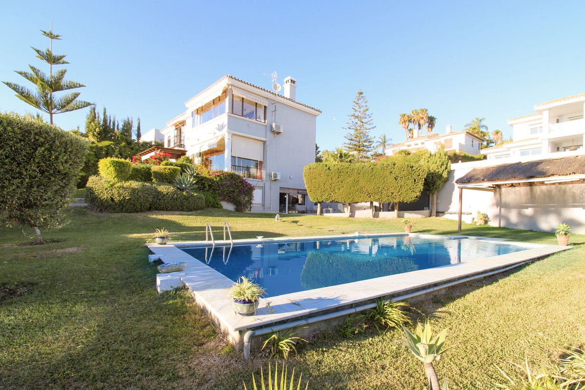 Huis te koop in Estepona | 6 slaapkamers H5261095