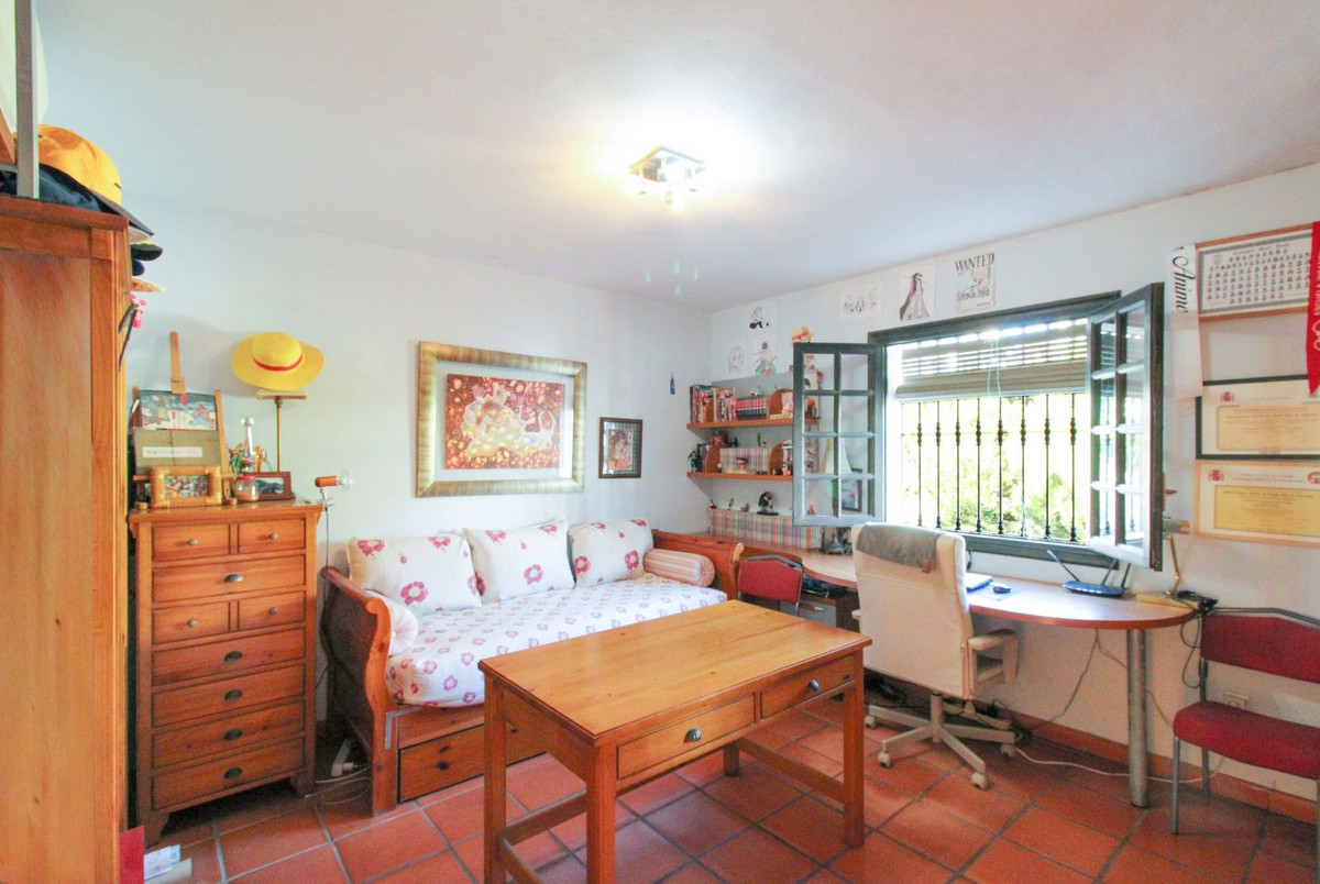 Huis te koop in Estepona | 6 slaapkamers H5261095