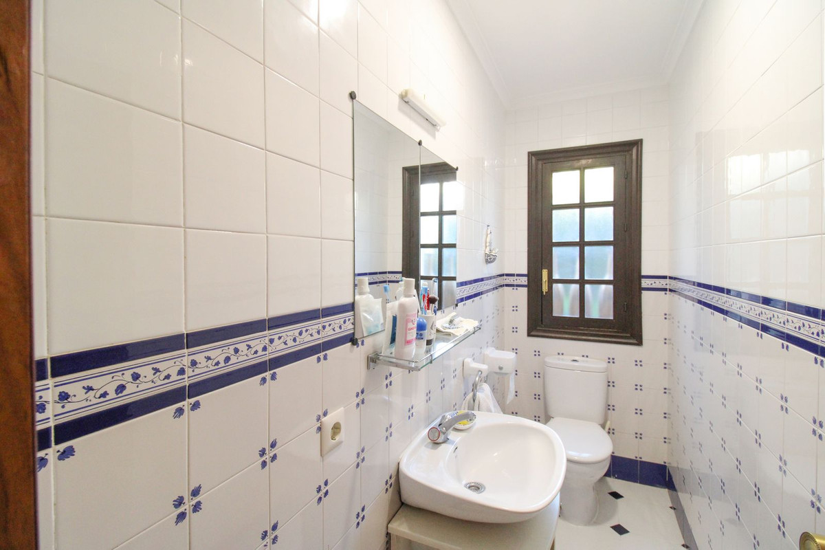 Huis te koop in Estepona | 6 slaapkamers H5261095