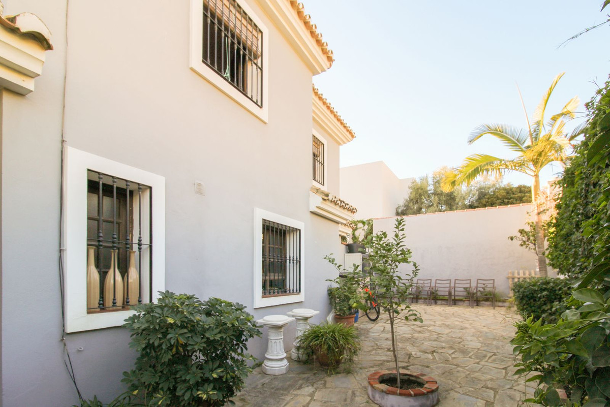 Huis te koop in Estepona | 6 slaapkamers H5261095