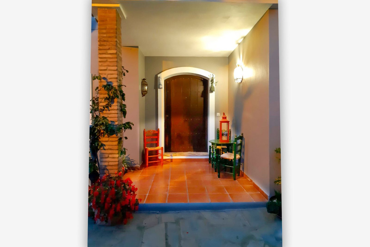 Huis te koop in Estepona | 6 slaapkamers H5261095